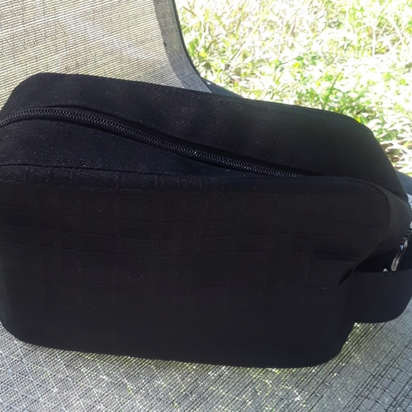 BURBERRY TRAVEL BAG,"BURBERRY FRAGRANCE ". - Picture 4 of 8